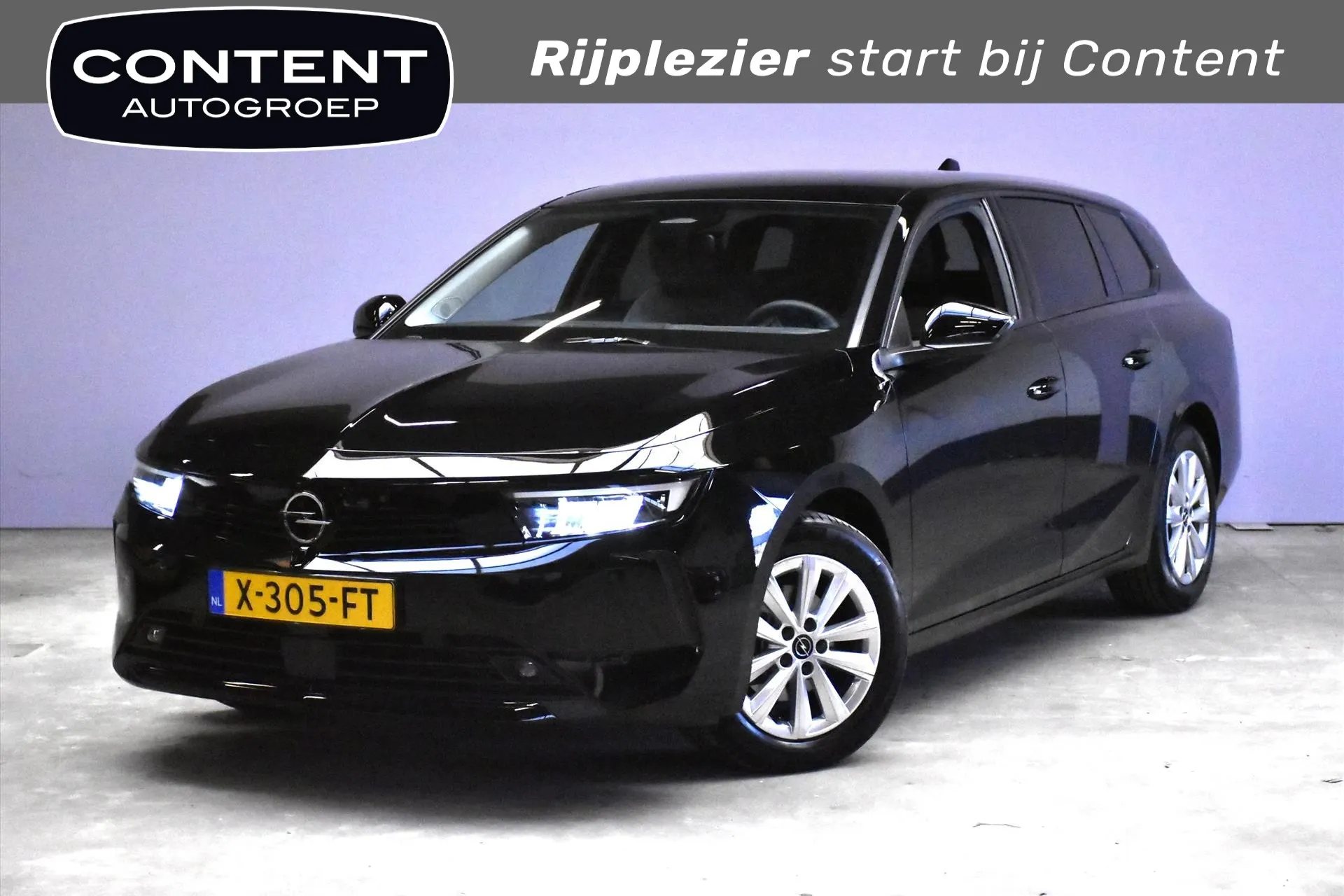 Opel Astra met kenteken X-305-FT – vooraanzicht