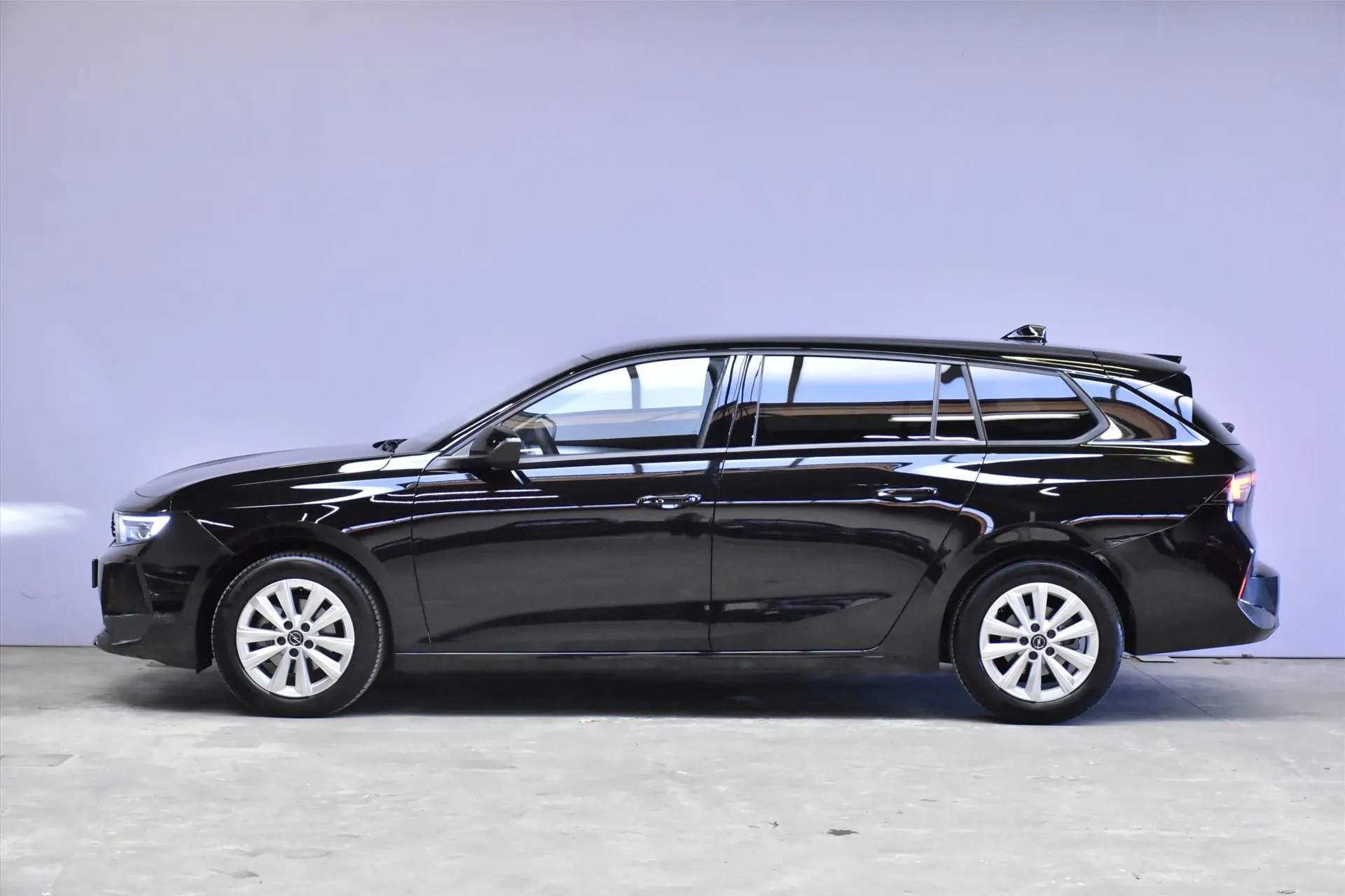 Opel Astra met kenteken X-305-FT – achteraanzicht