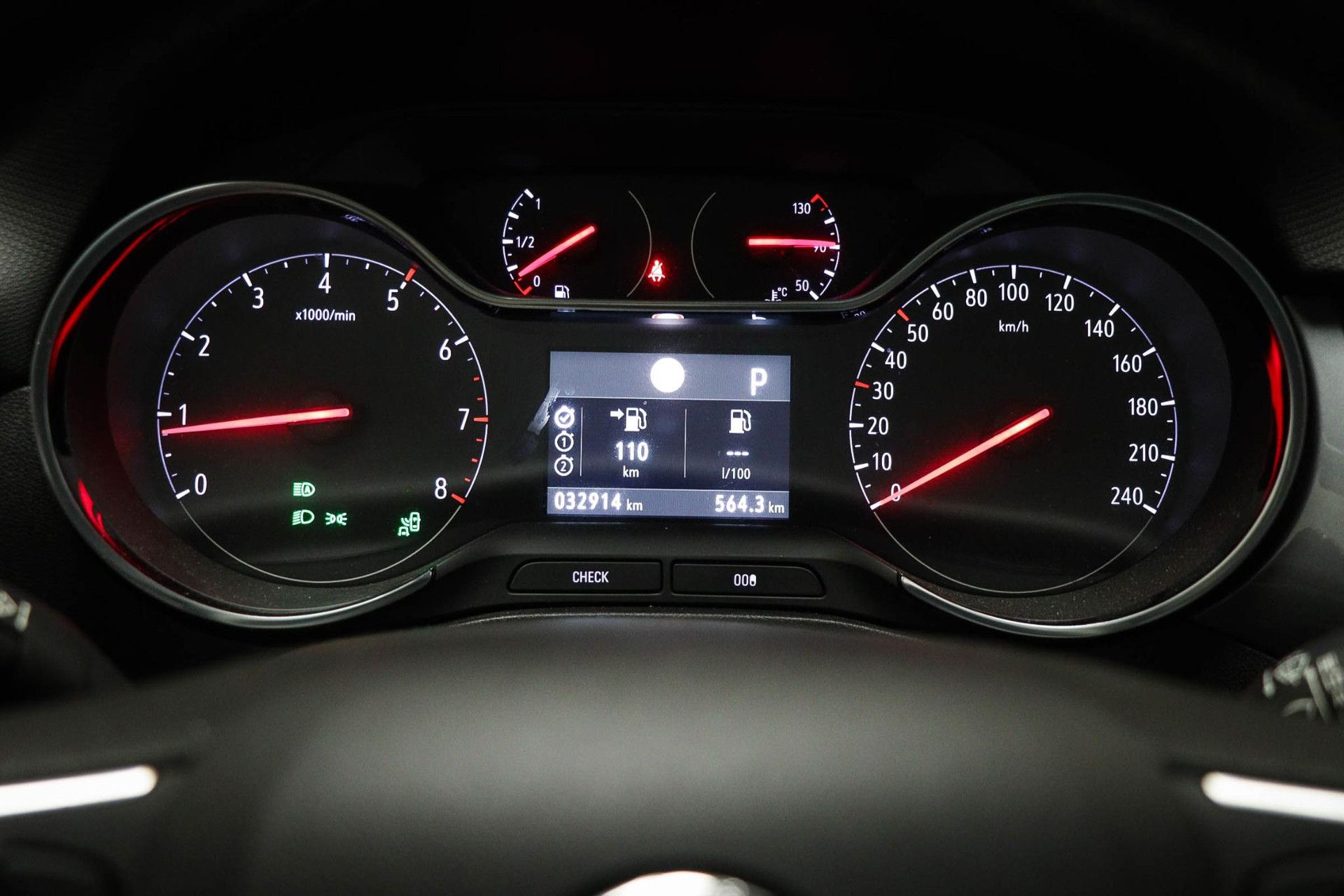 Opel Crossland met kenteken K-928-KS – dashboard