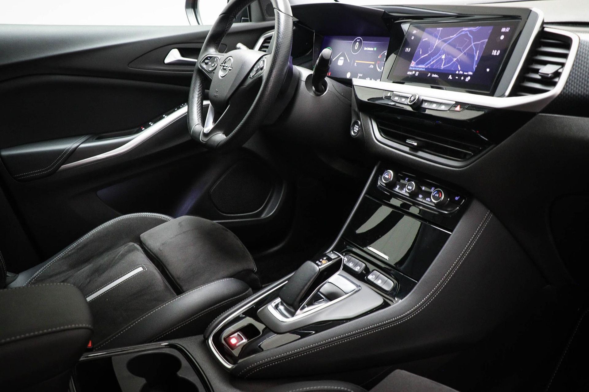 Opel Grandland met kenteken KLB-38-P – interieur