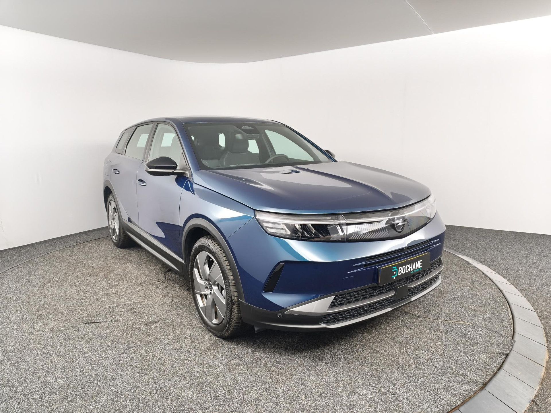 Opel Grandland met kenteken KLL-54-G – detailfoto