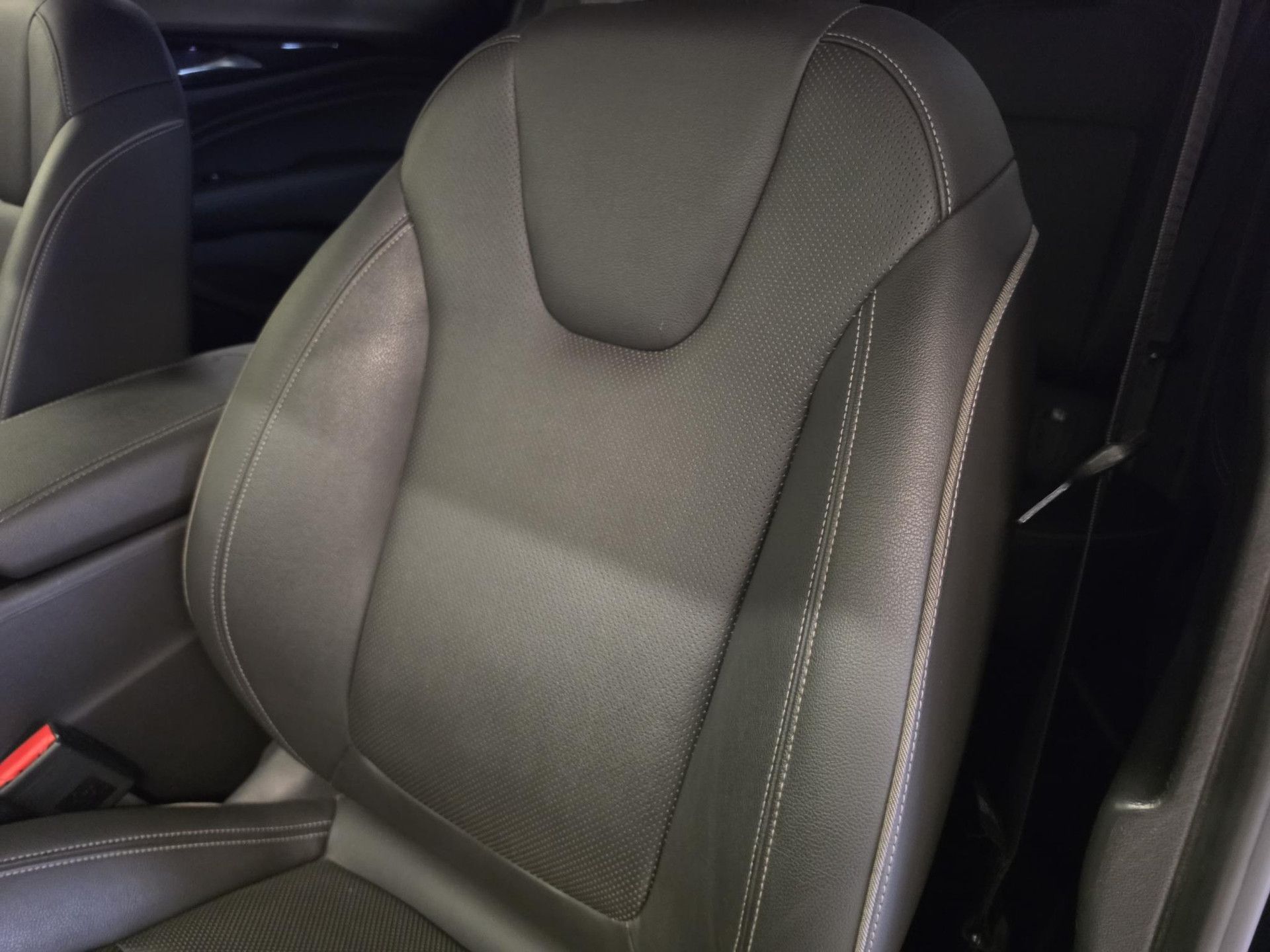 Opel Insignia met kenteken RR-275-X – achteraanzicht