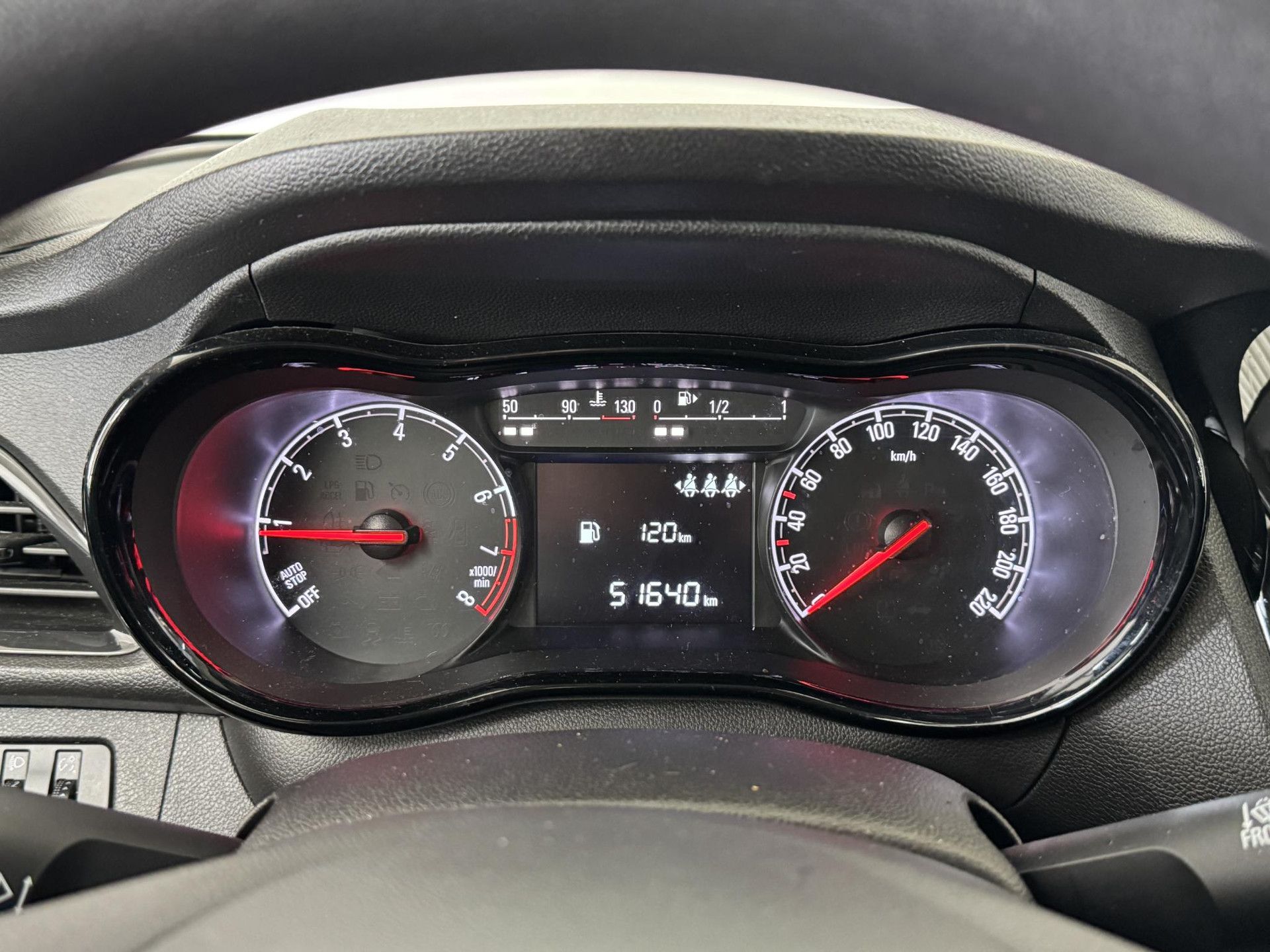 Opel KARL met kenteken XL-569-R – dashboard