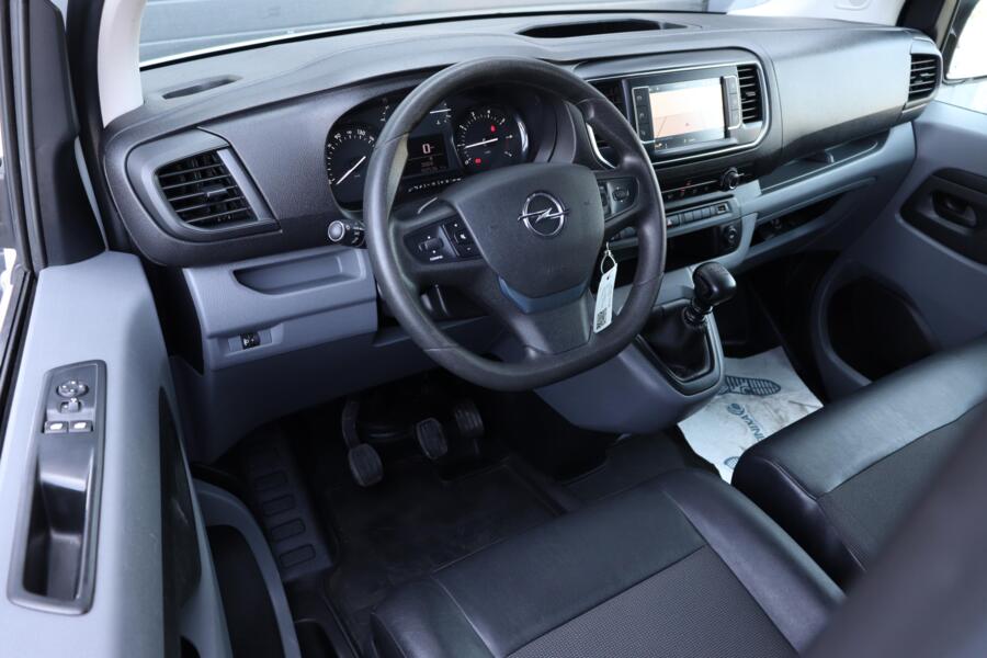 Opel Vivaro met kenteken VGH-33-B – achteraanzicht