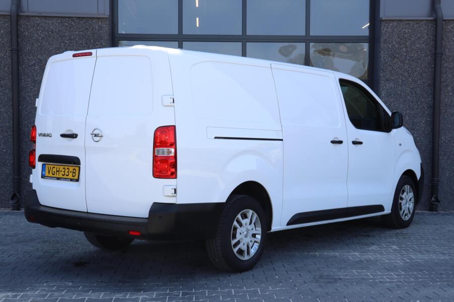 Opel Vivaro met kenteken VGH-33-B – interieur