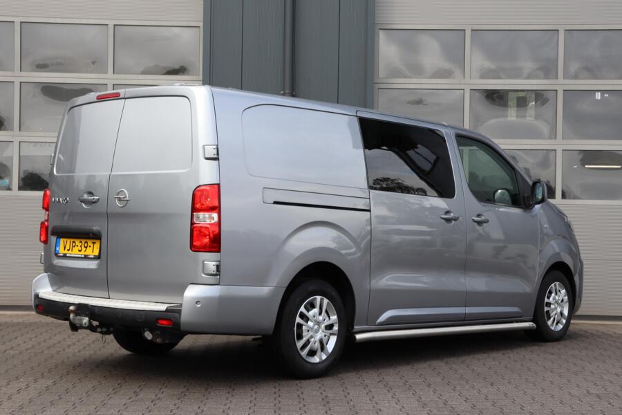 Opel Vivaro met kenteken VJP-39-T – interieur