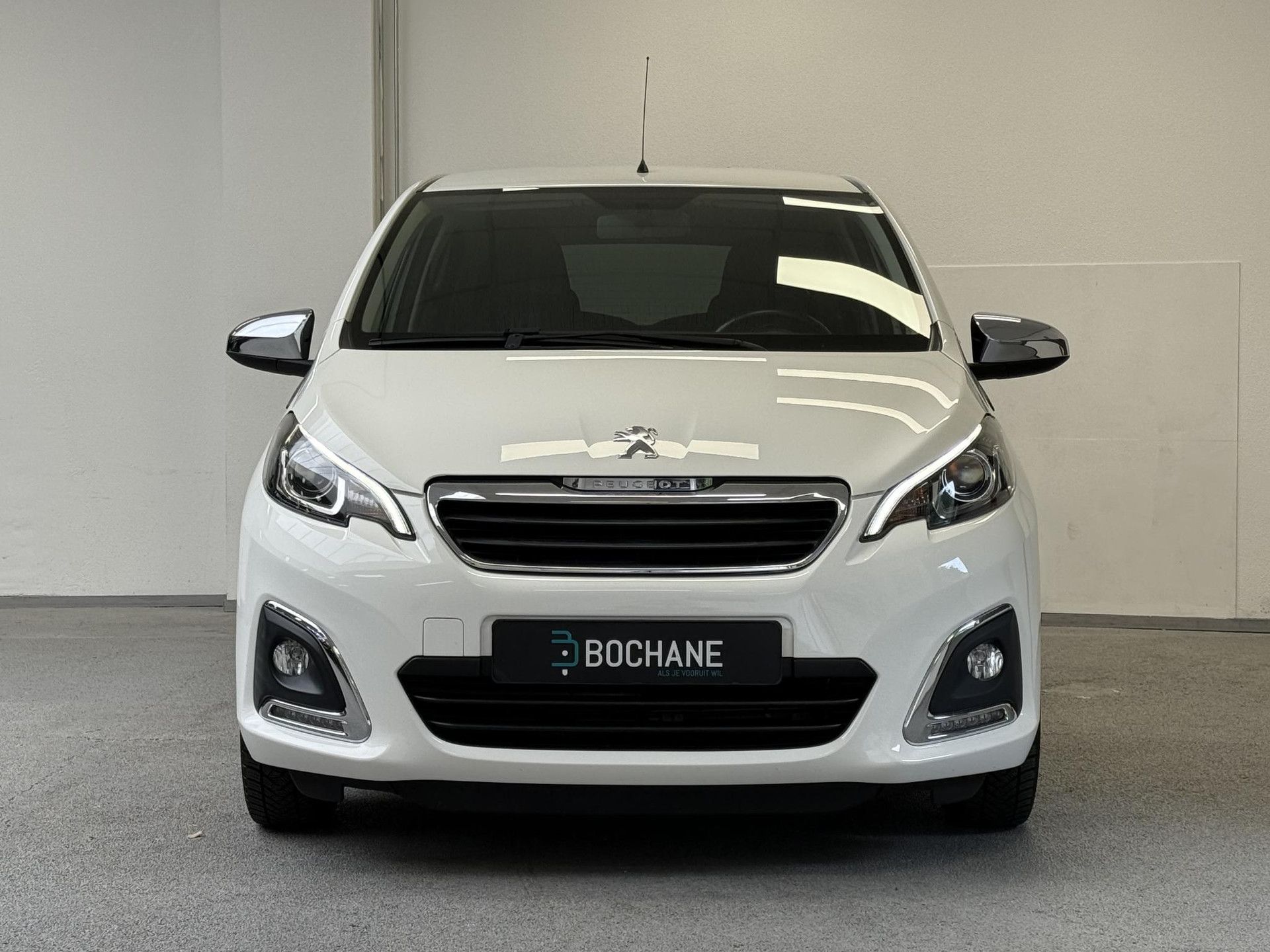 Peugeot 108 met kenteken J-822-RG – detailfoto