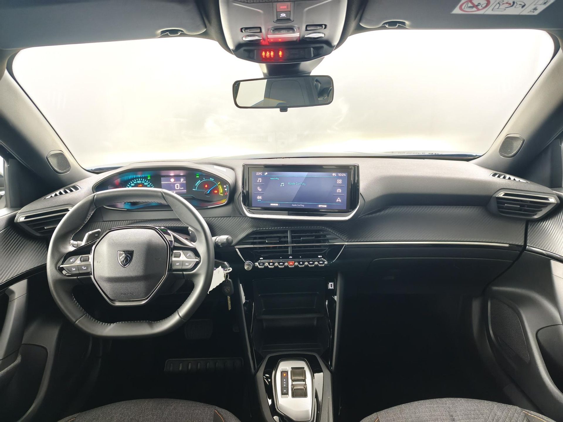Peugeot 2008 met kenteken KND-10-J – interieur