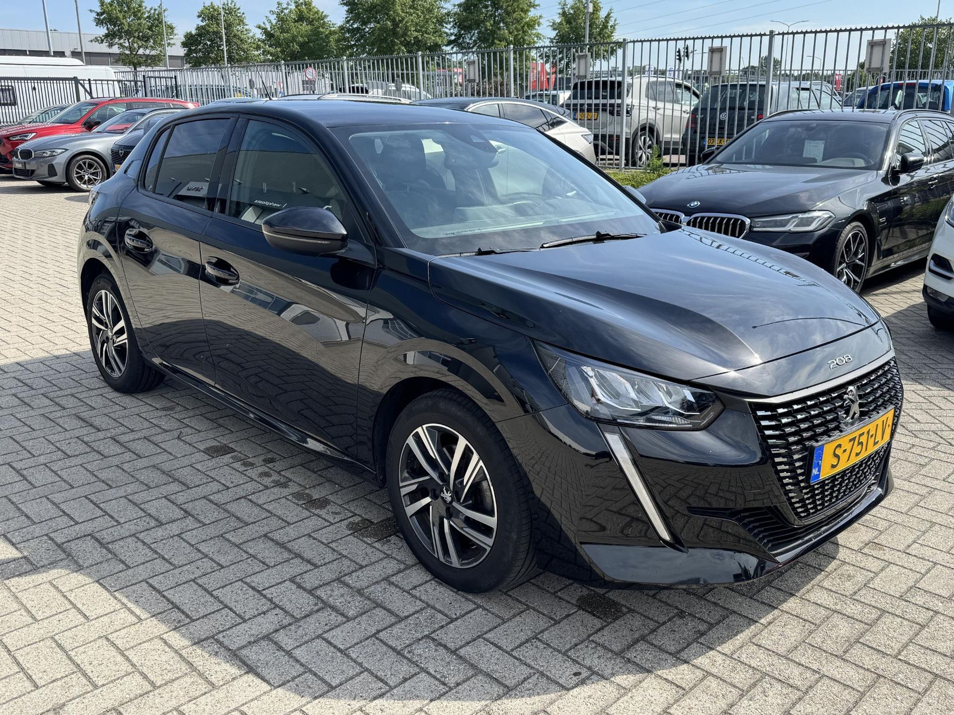 Peugeot 208 met kenteken S-751-LV – detailfoto