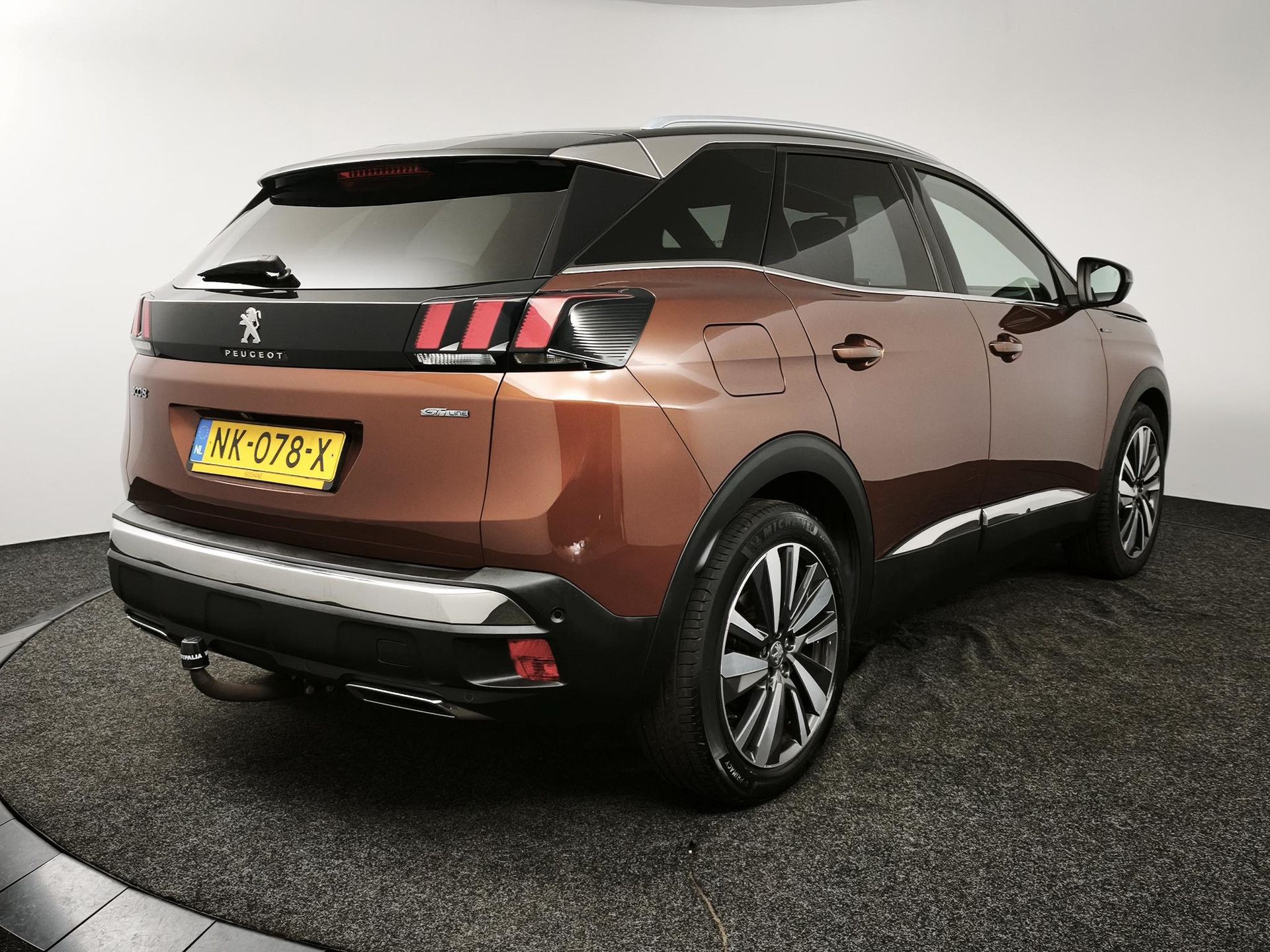 Peugeot 3008 met kenteken NK-078-X – achteraanzicht