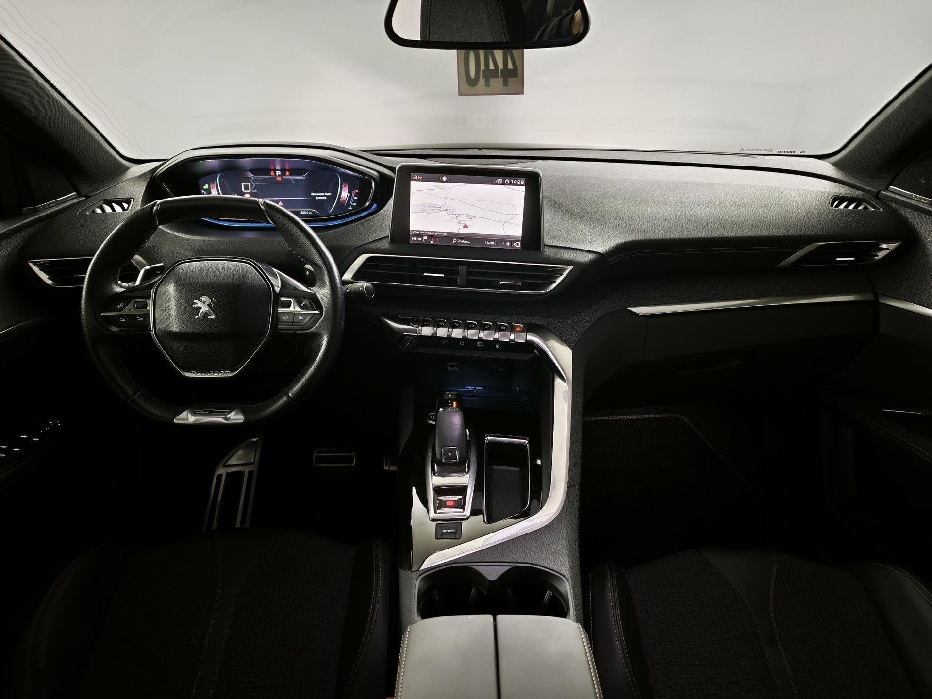 Peugeot 3008 met kenteken NK-078-X – interieur