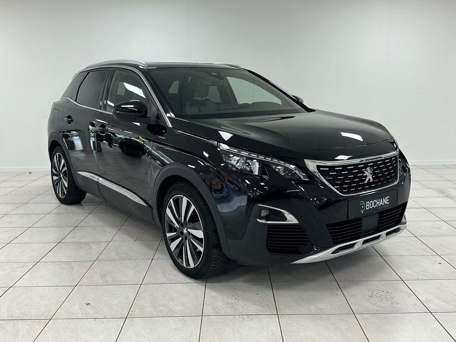Peugeot 3008 met kenteken R-555-FT – detailfoto
