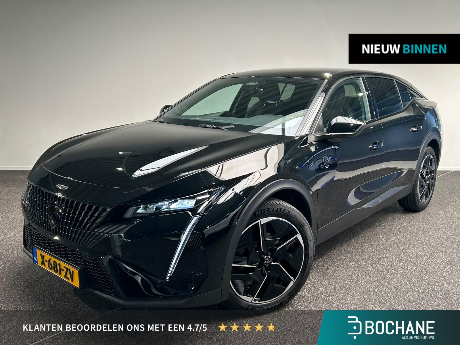 Peugeot 408 met kenteken X-681-ZV – vooraanzicht