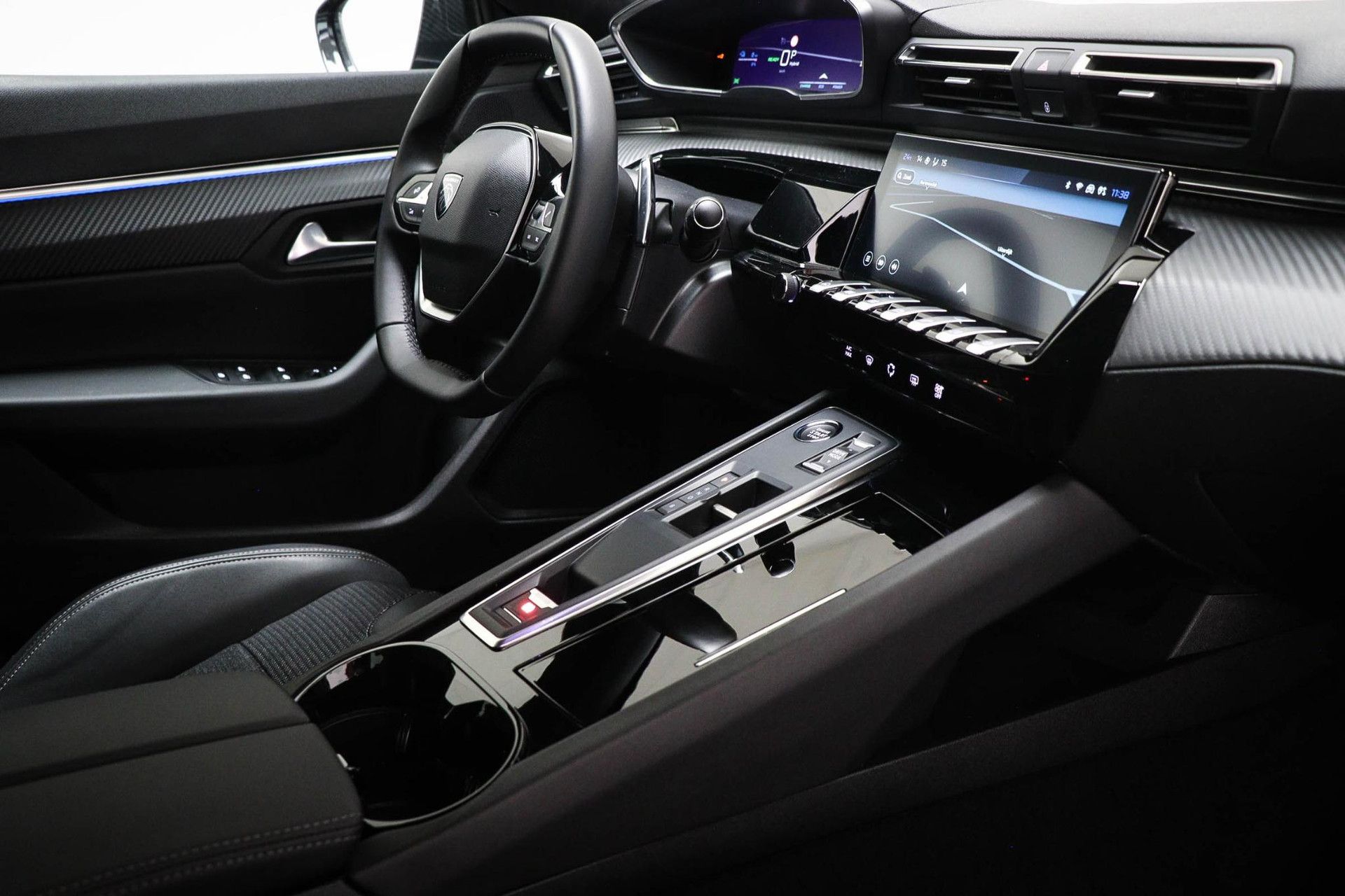 Peugeot 508 met kenteken KLN-51-X – interieur