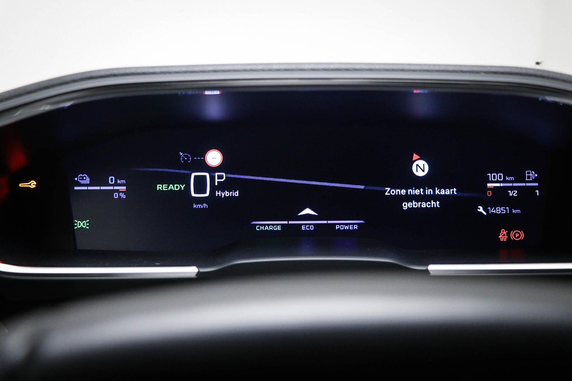 Peugeot 508 met kenteken KLN-51-X – dashboard