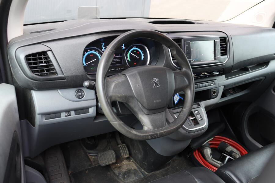Peugeot e-Expert met kenteken VNR-39-T – achteraanzicht