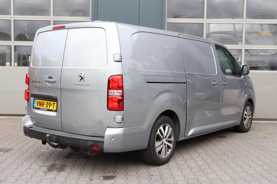Peugeot e-Expert met kenteken VNR-39-T – interieur