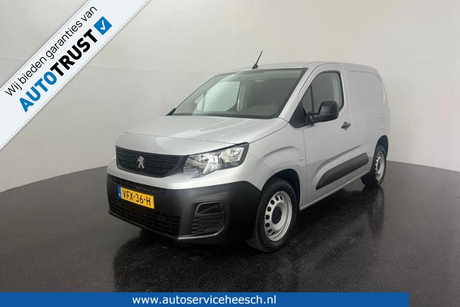 Peugeot Partner met kenteken VFX-36-H – vooraanzicht