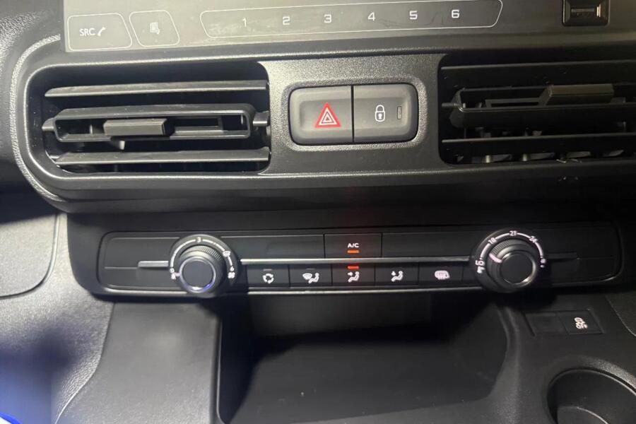Peugeot Partner met kenteken VFX-36-H – detailfoto
