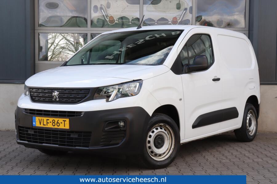 Peugeot Partner met kenteken VLF-86-T – vooraanzicht