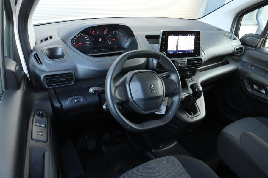 Peugeot Partner met kenteken VLF-86-T – achteraanzicht