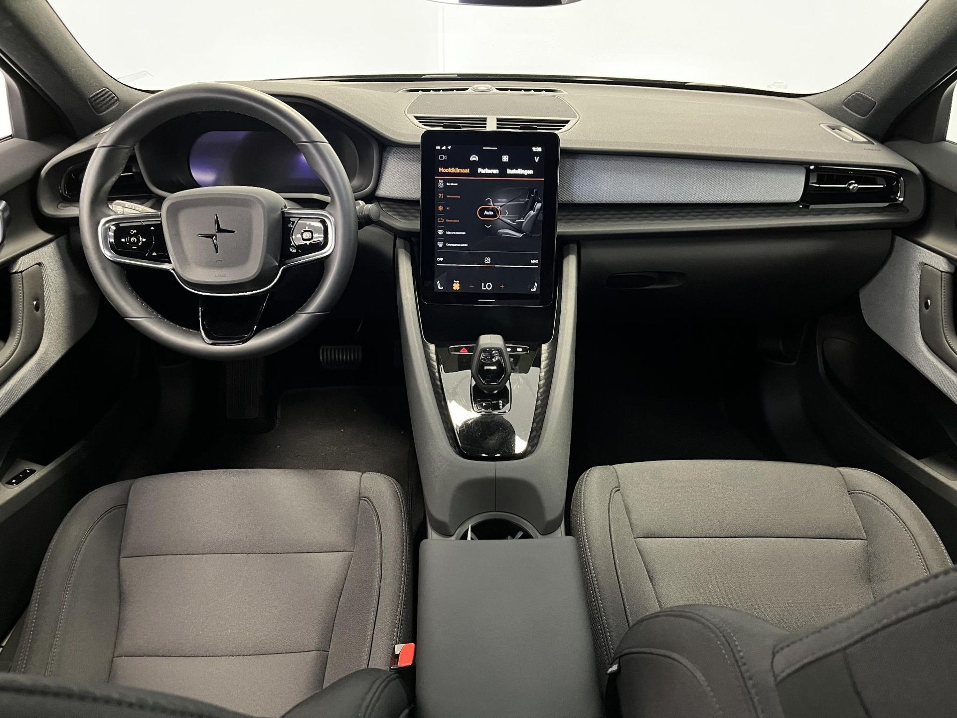 Polestar 2 met kenteken R-695-KF – interieur