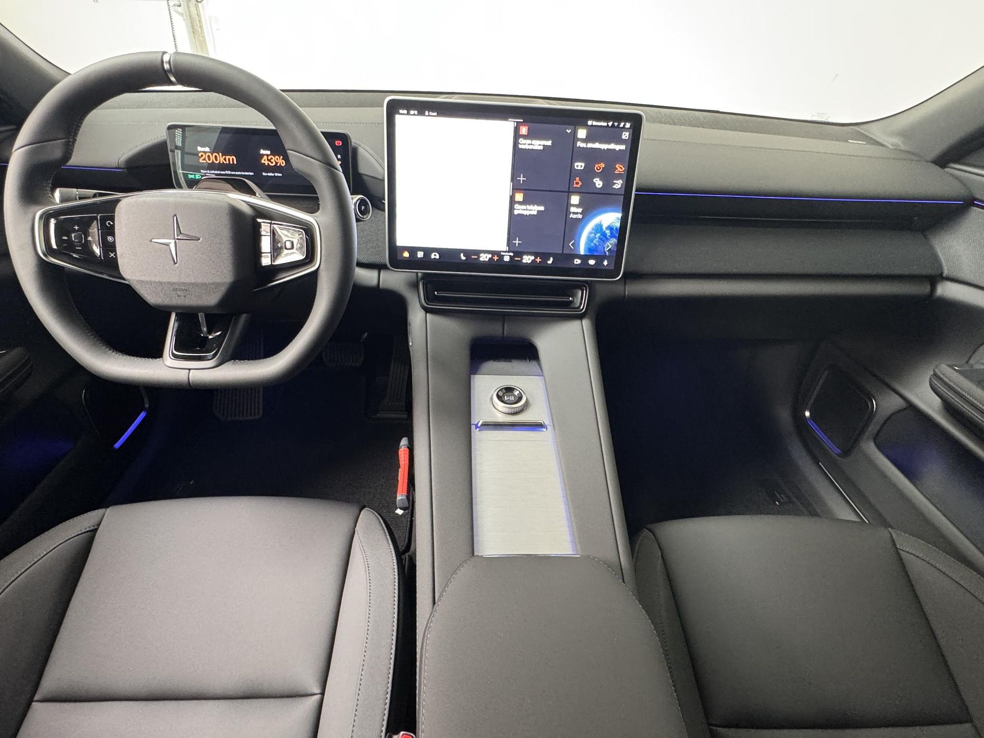 Polestar 4 met kenteken JRD-85-F – interieur