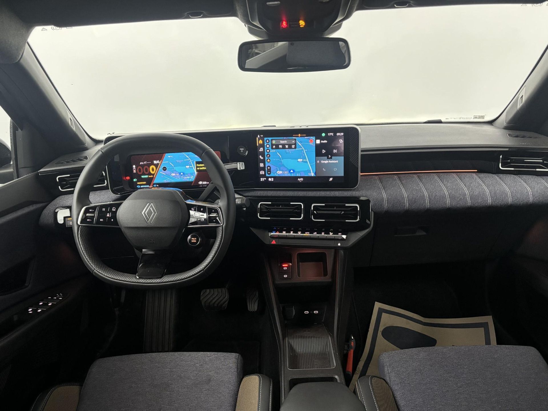 Renault 5 met kenteken JGG-56-J – interieur