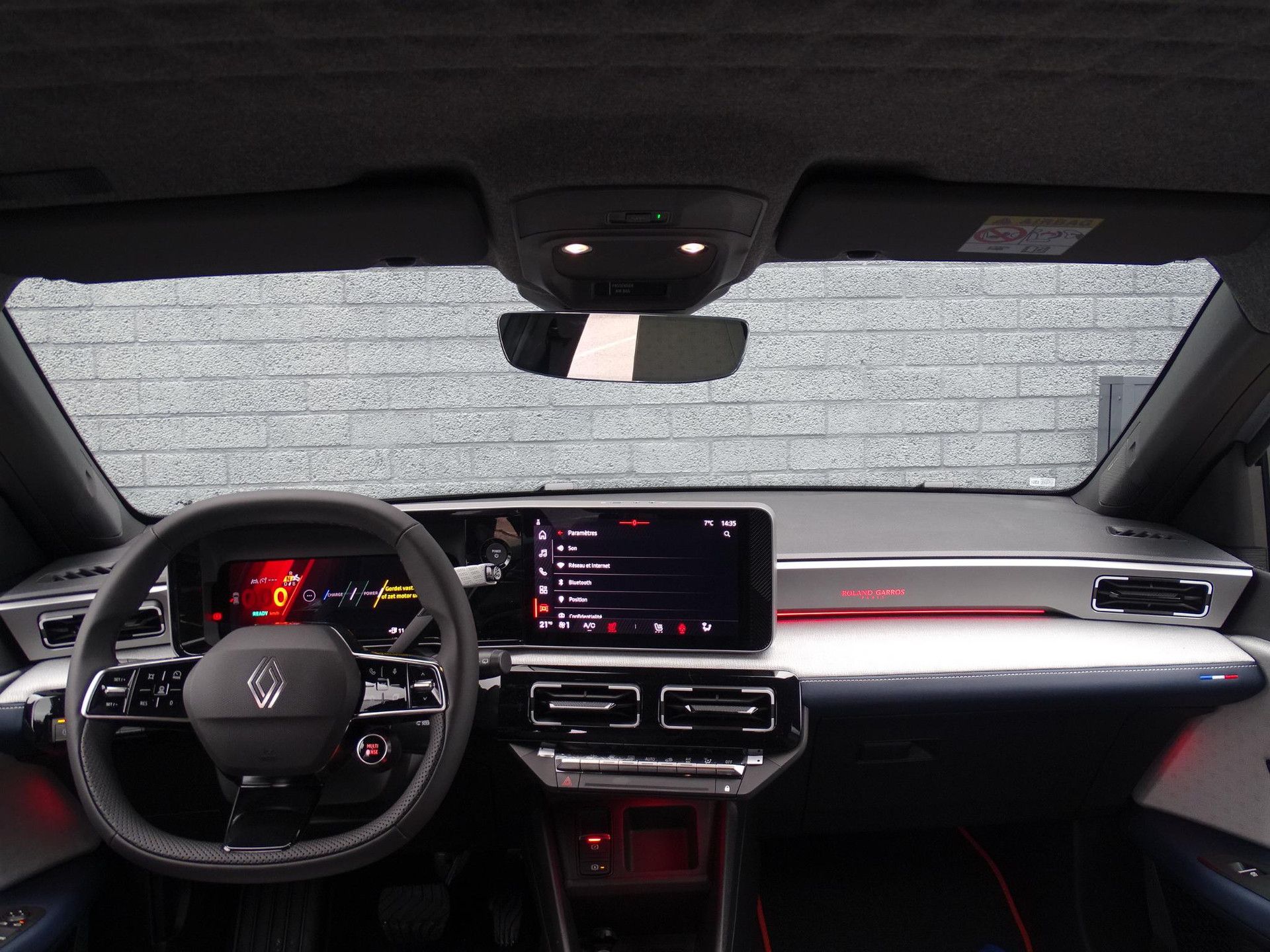 Renault 5 met kenteken JZL-95-N – interieur