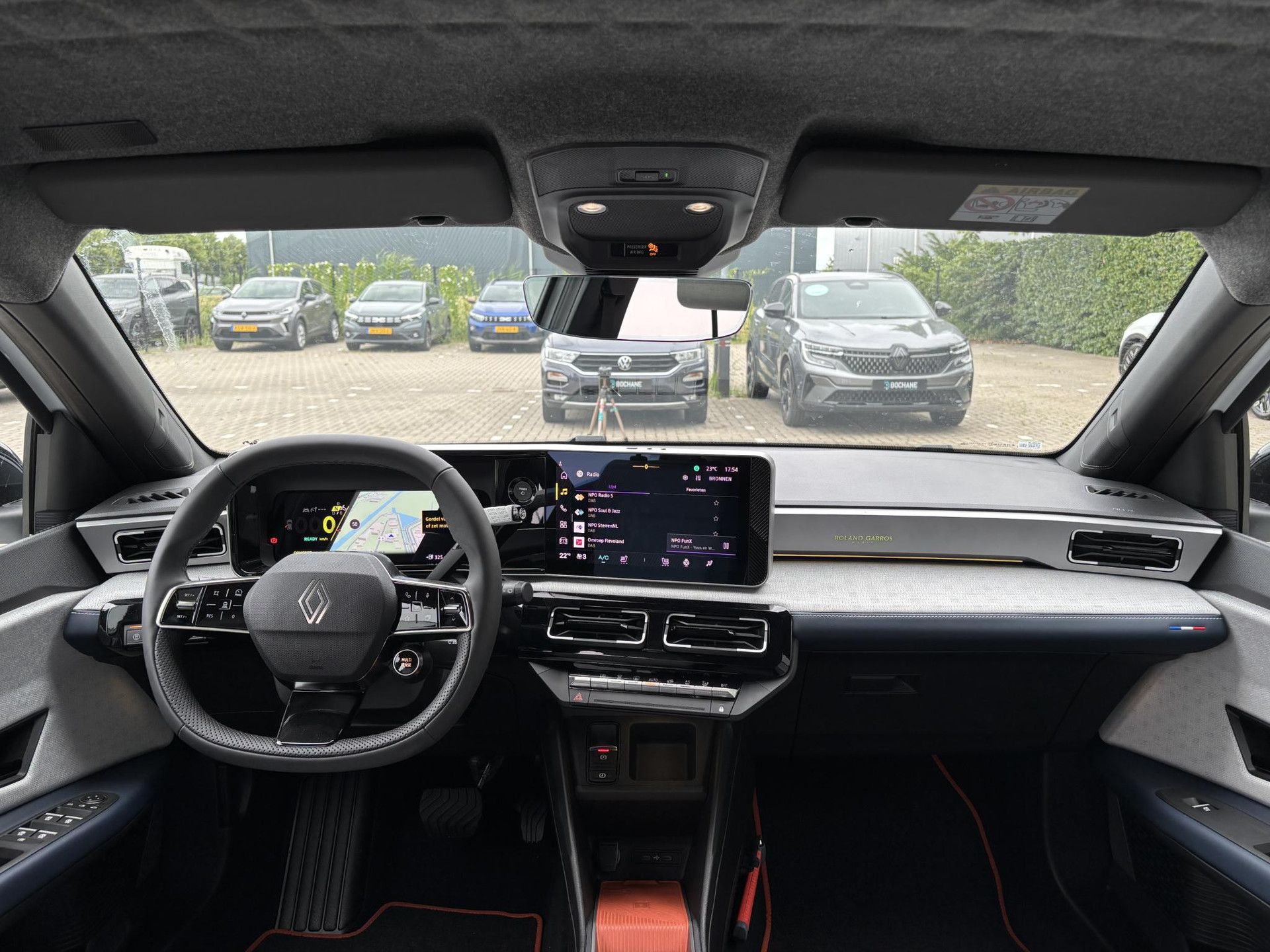 Renault 5 met kenteken KNB-94-P – interieur