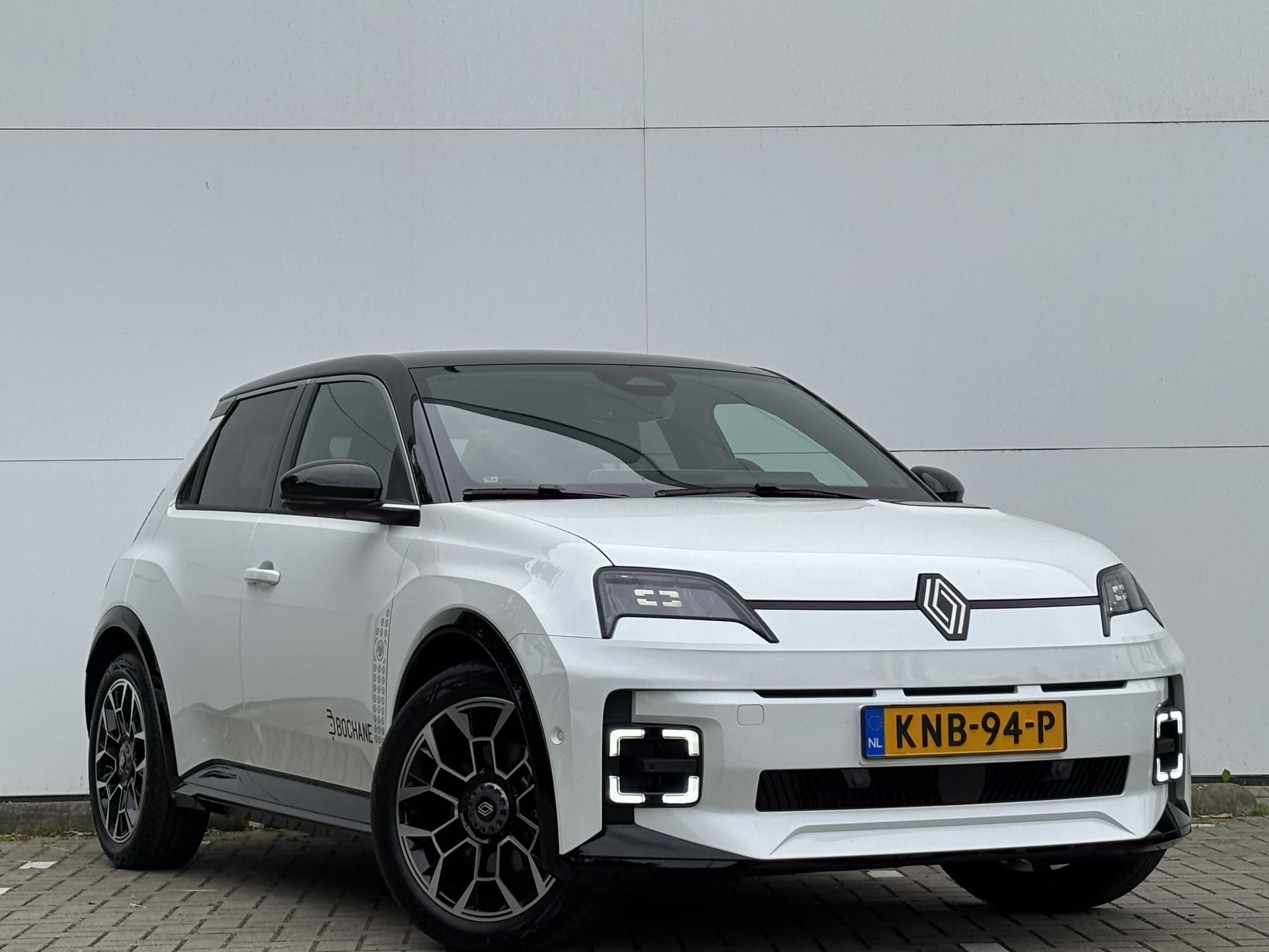 Renault 5 met kenteken KNB-94-P – detailfoto