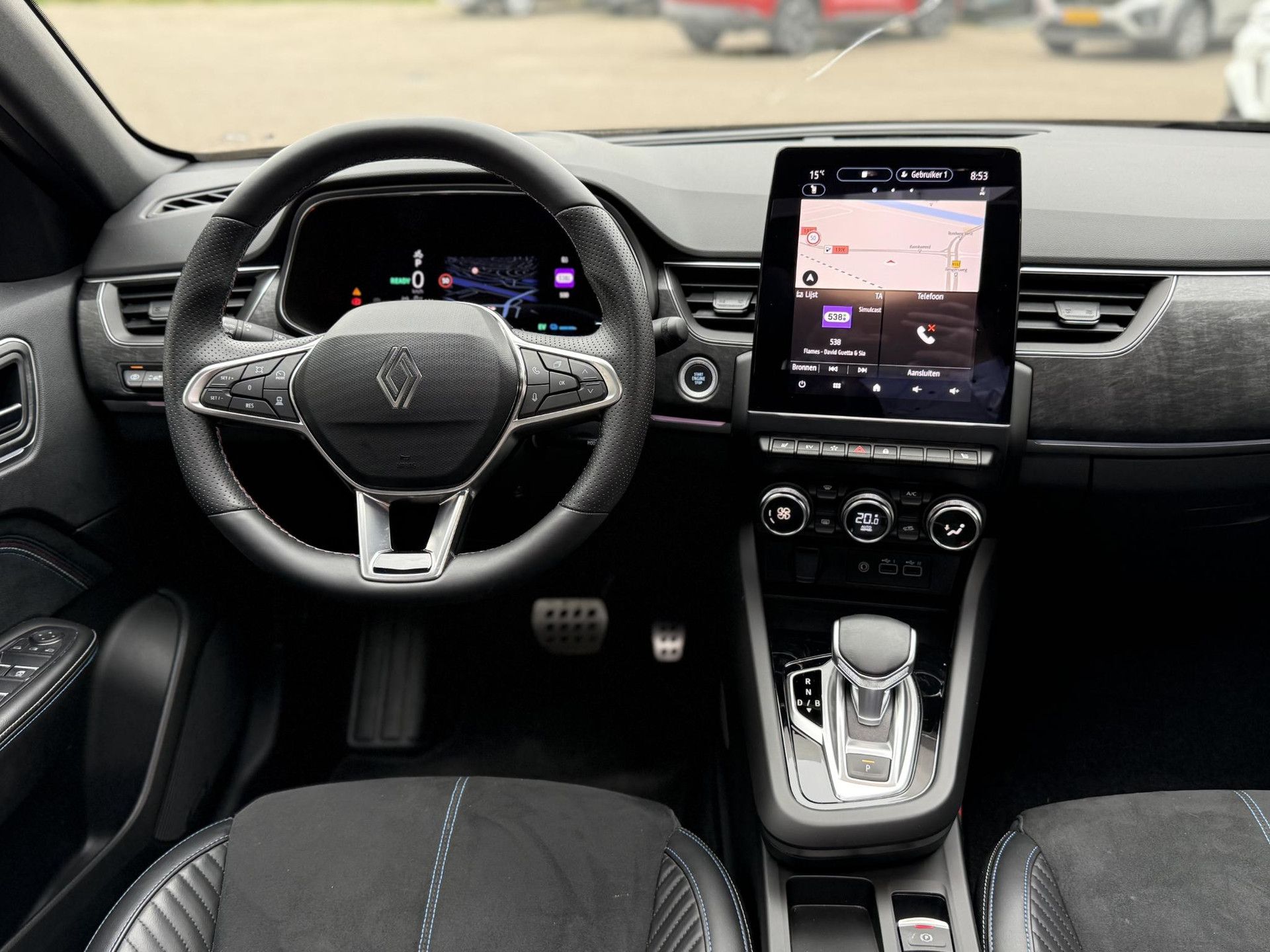 Renault Arkana met kenteken GFP-30-X – interieur