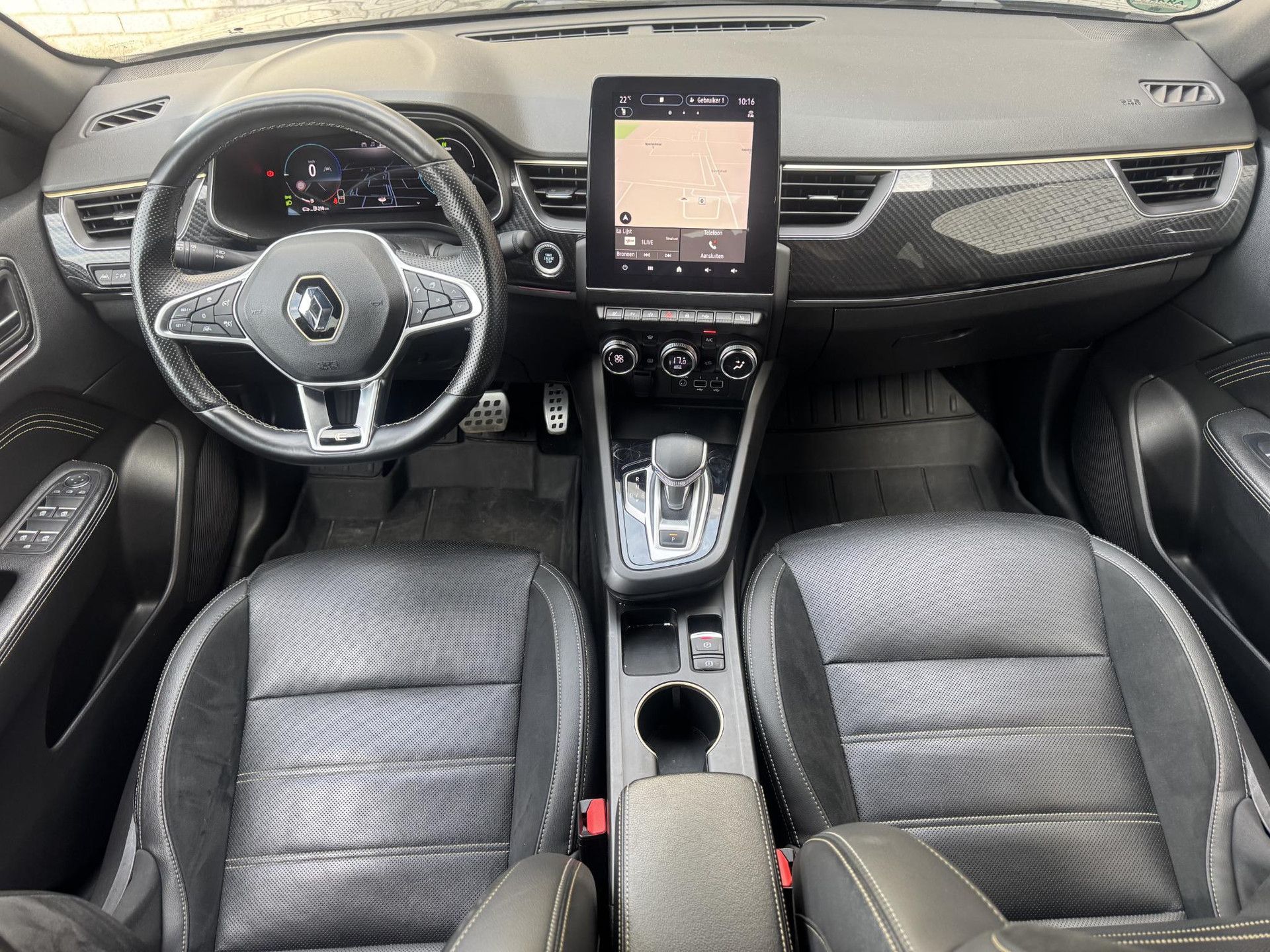 Renault Arkana met kenteken JTJ-72-G – interieur