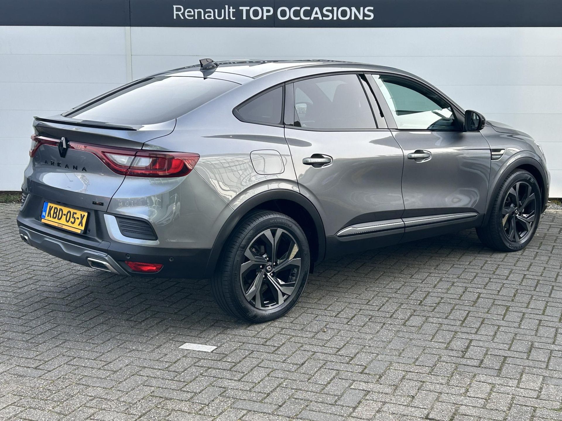 Renault Arkana met kenteken KBD-05-X – achteraanzicht