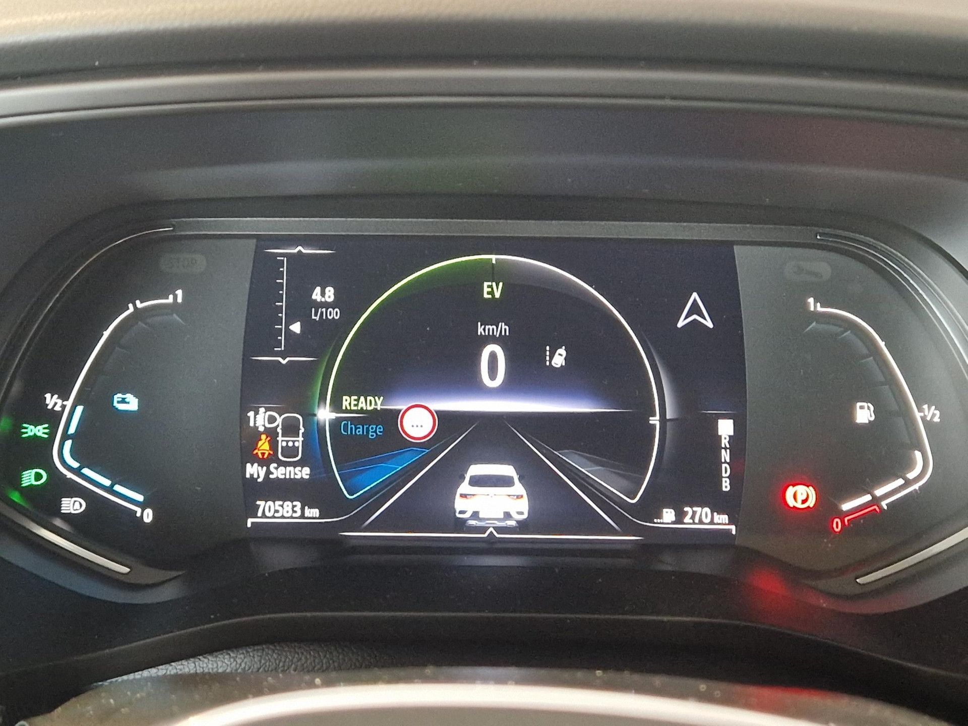 Renault Arkana met kenteken N-261-BN – dashboard