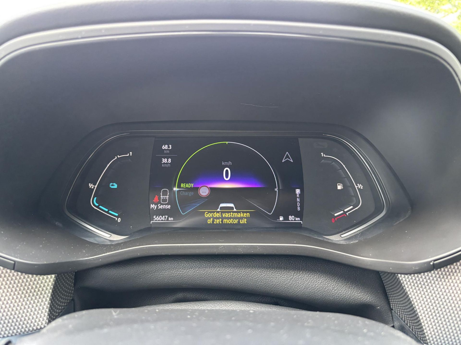 Renault Arkana met kenteken R-330-PF – dashboard