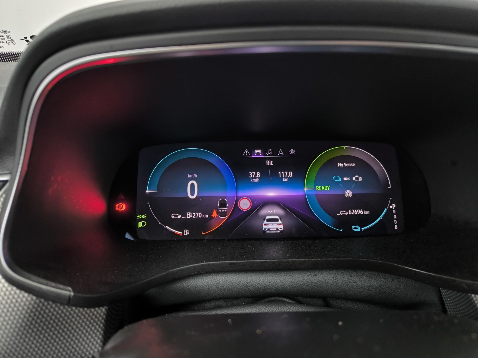 Renault Arkana met kenteken X-815-VZ – dashboard