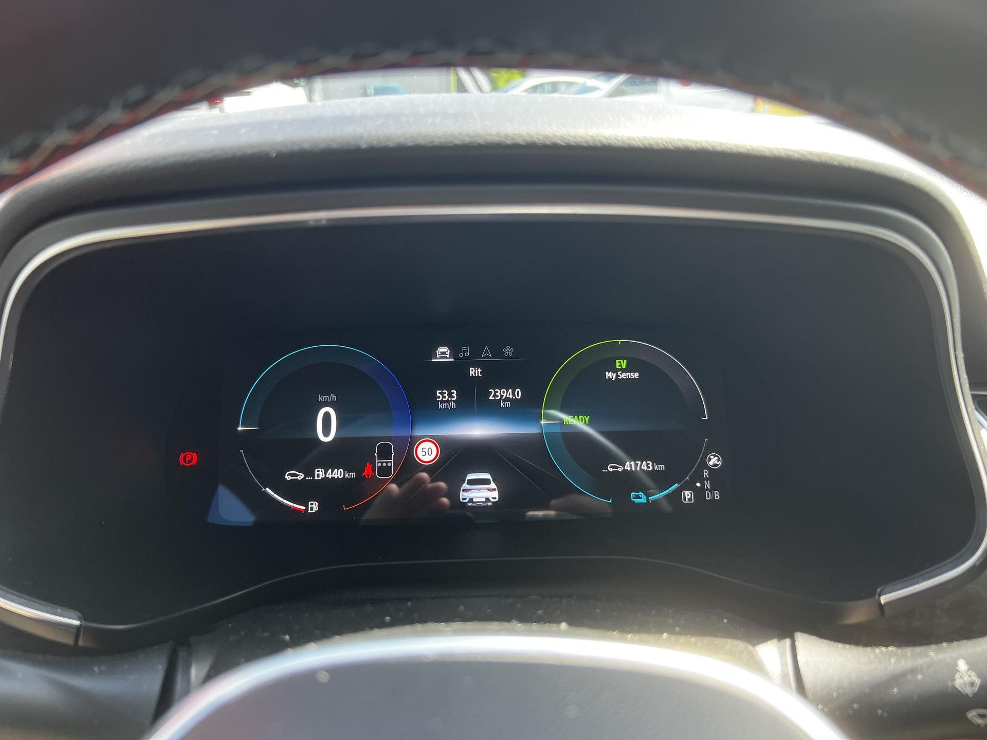 Renault Arkana met kenteken X-992-SF – dashboard