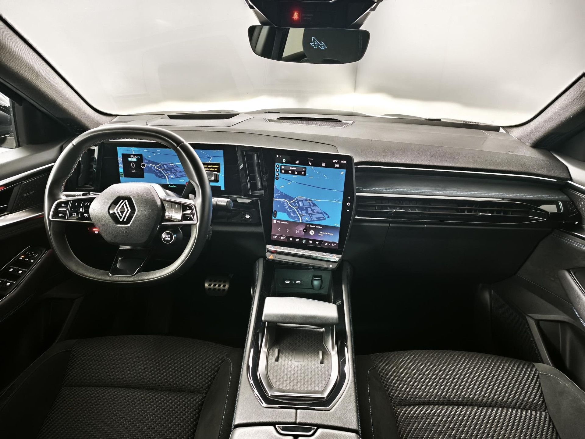 Renault Austral met kenteken GHV-42-L – interieur