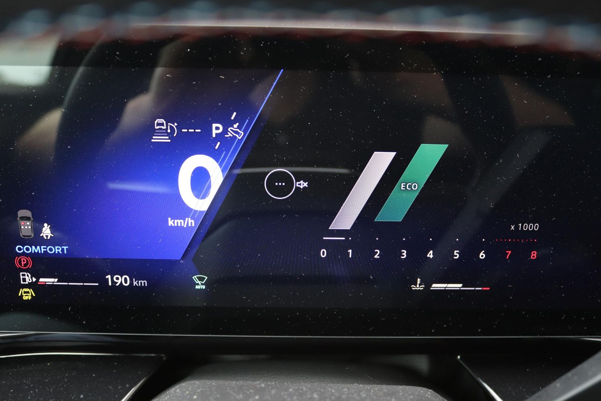 Renault Austral met kenteken HKB-87-D – dashboard