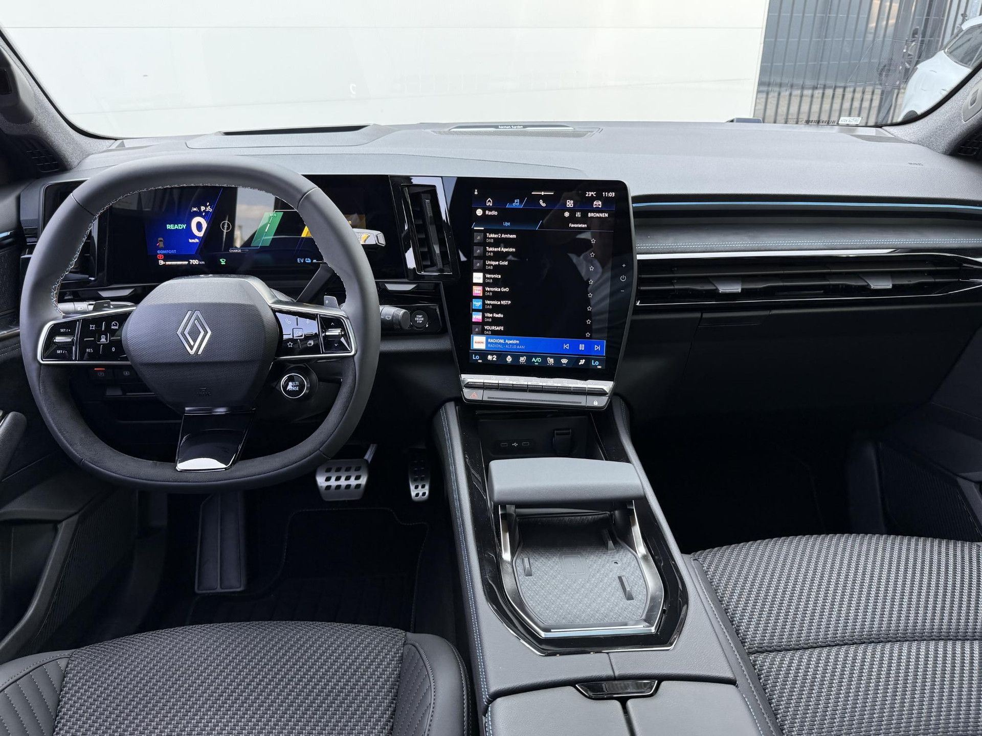 Renault Austral met kenteken HSX-52-Z – interieur