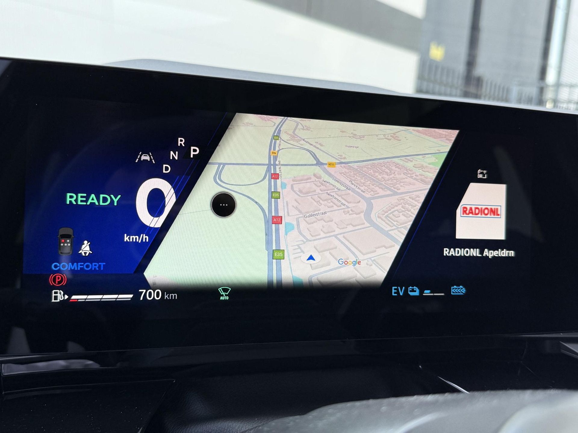 Renault Austral met kenteken HSX-52-Z – dashboard