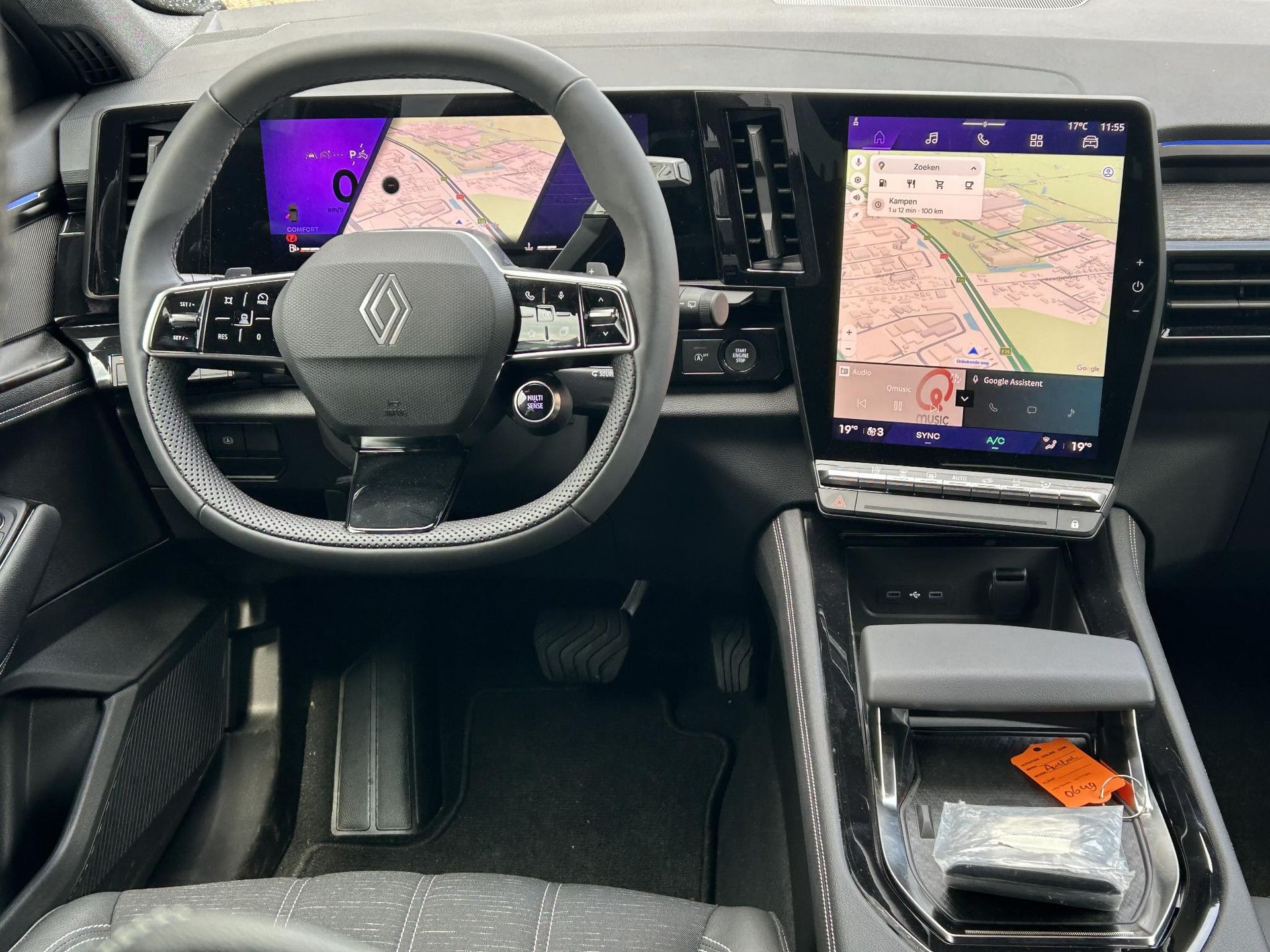 Renault Austral met kenteken HVF-45-L – interieur