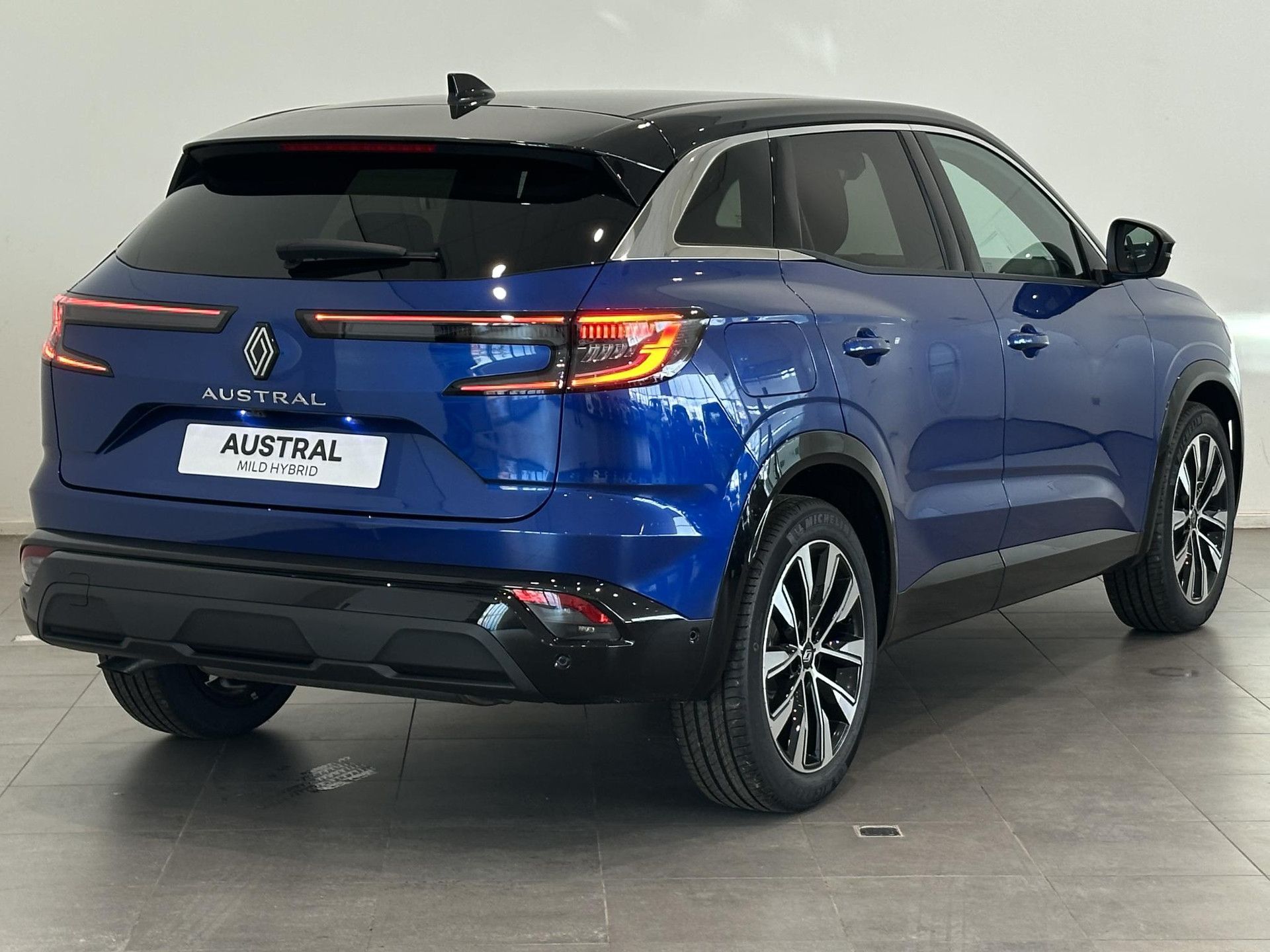 Renault Austral met kenteken HVF-80-N – achteraanzicht