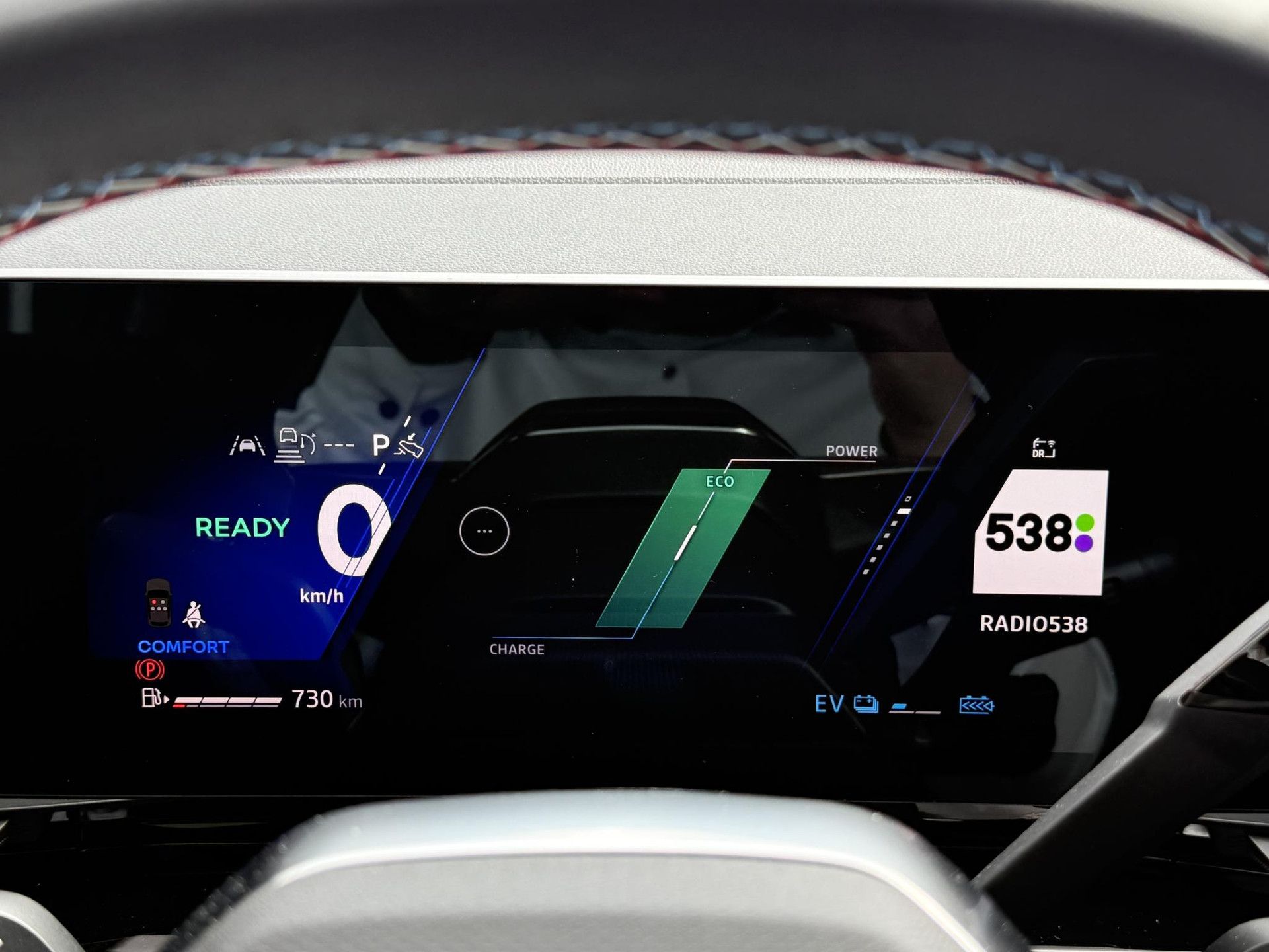 Renault Austral met kenteken KFB-63-X – dashboard