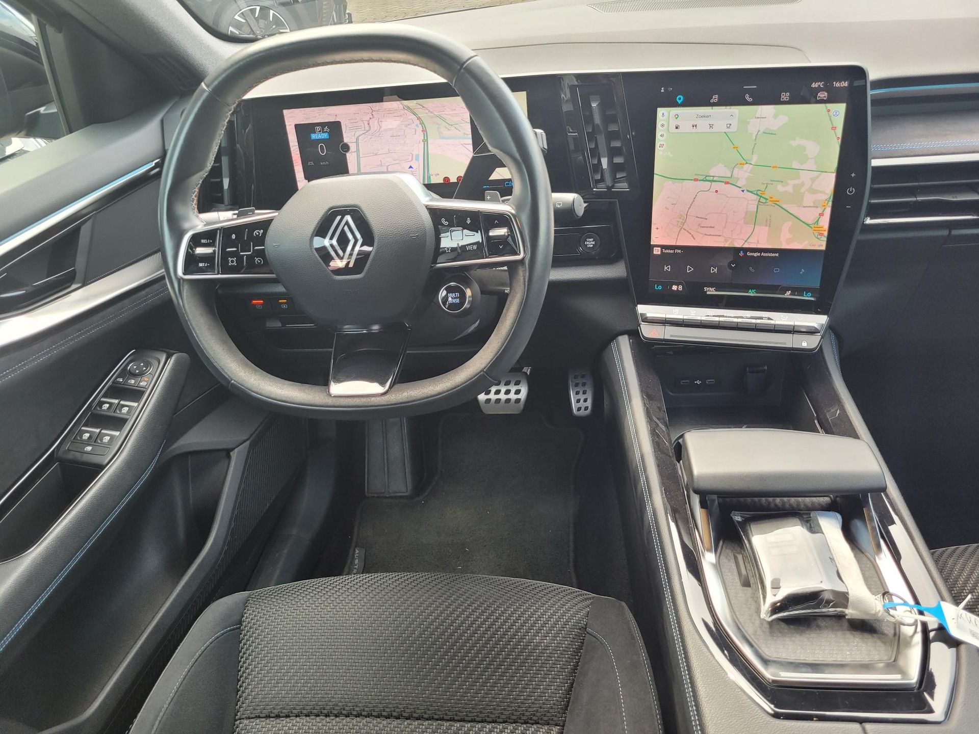 Renault Austral met kenteken KKD-94-P – interieur