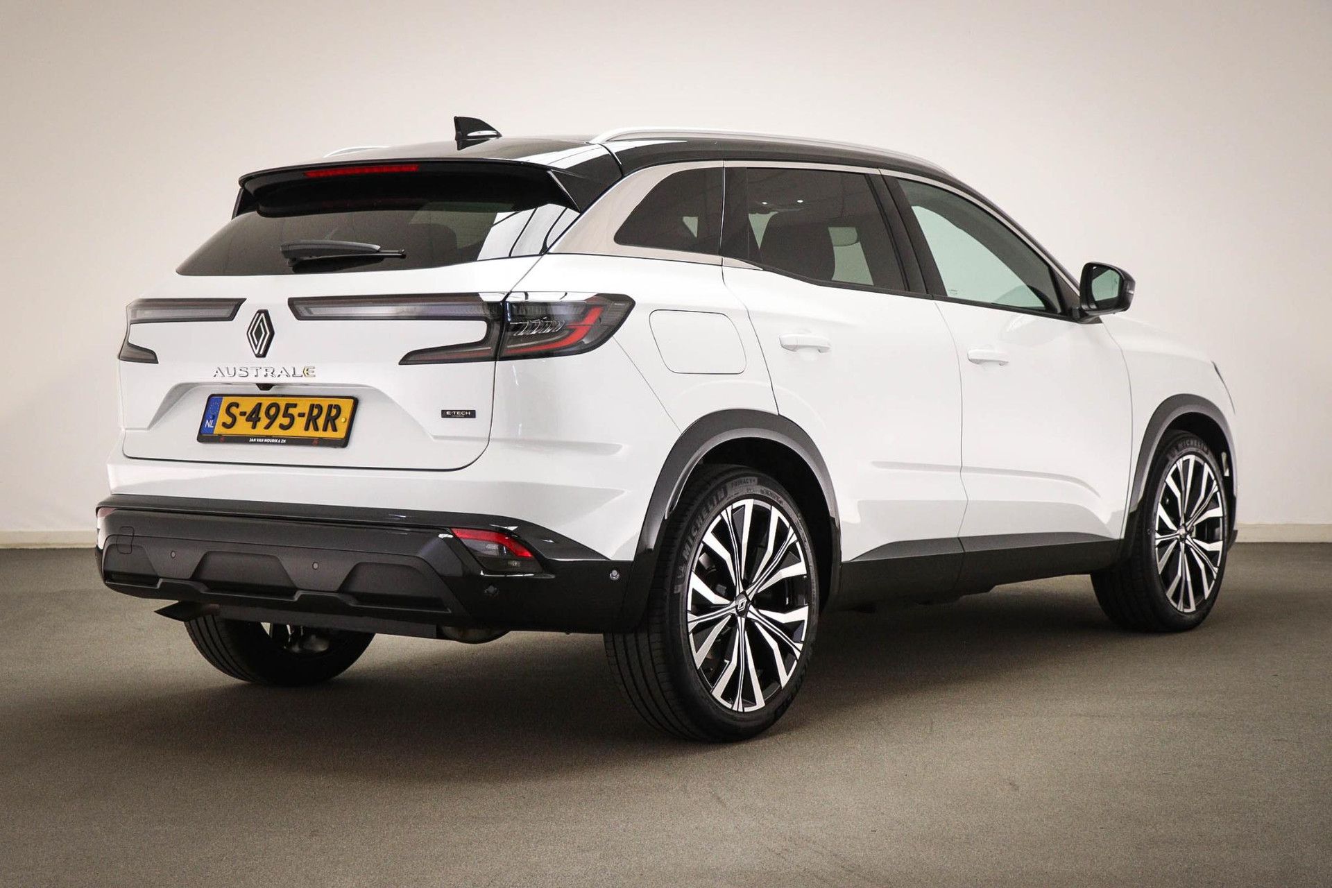 Renault Austral met kenteken S-495-RR – achteraanzicht
