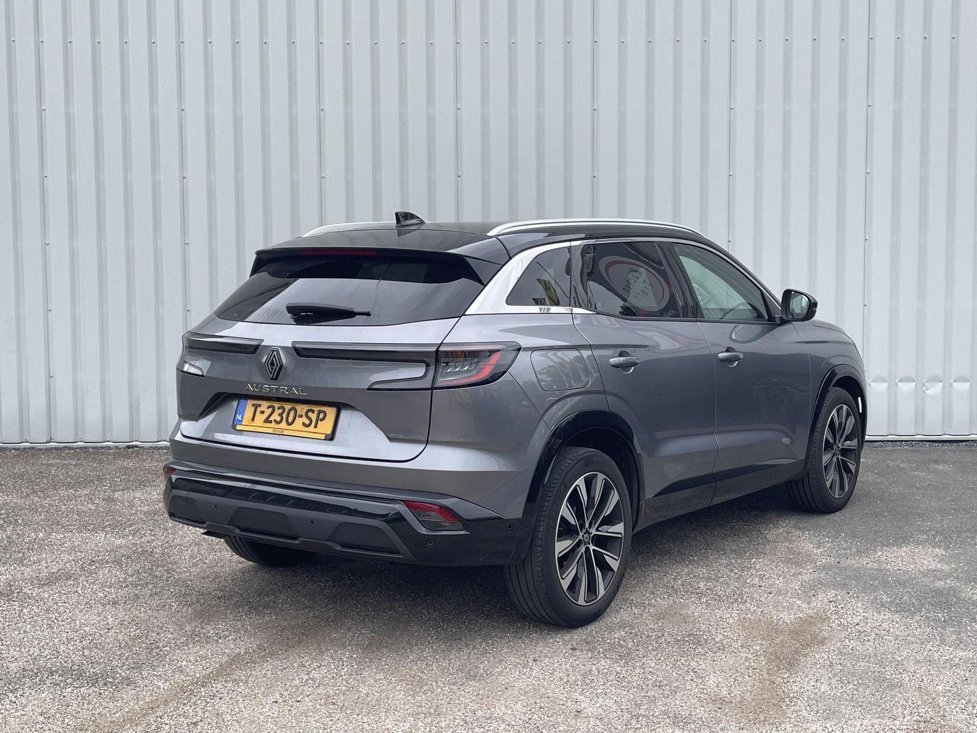 Renault Austral met kenteken T-230-SP – achteraanzicht