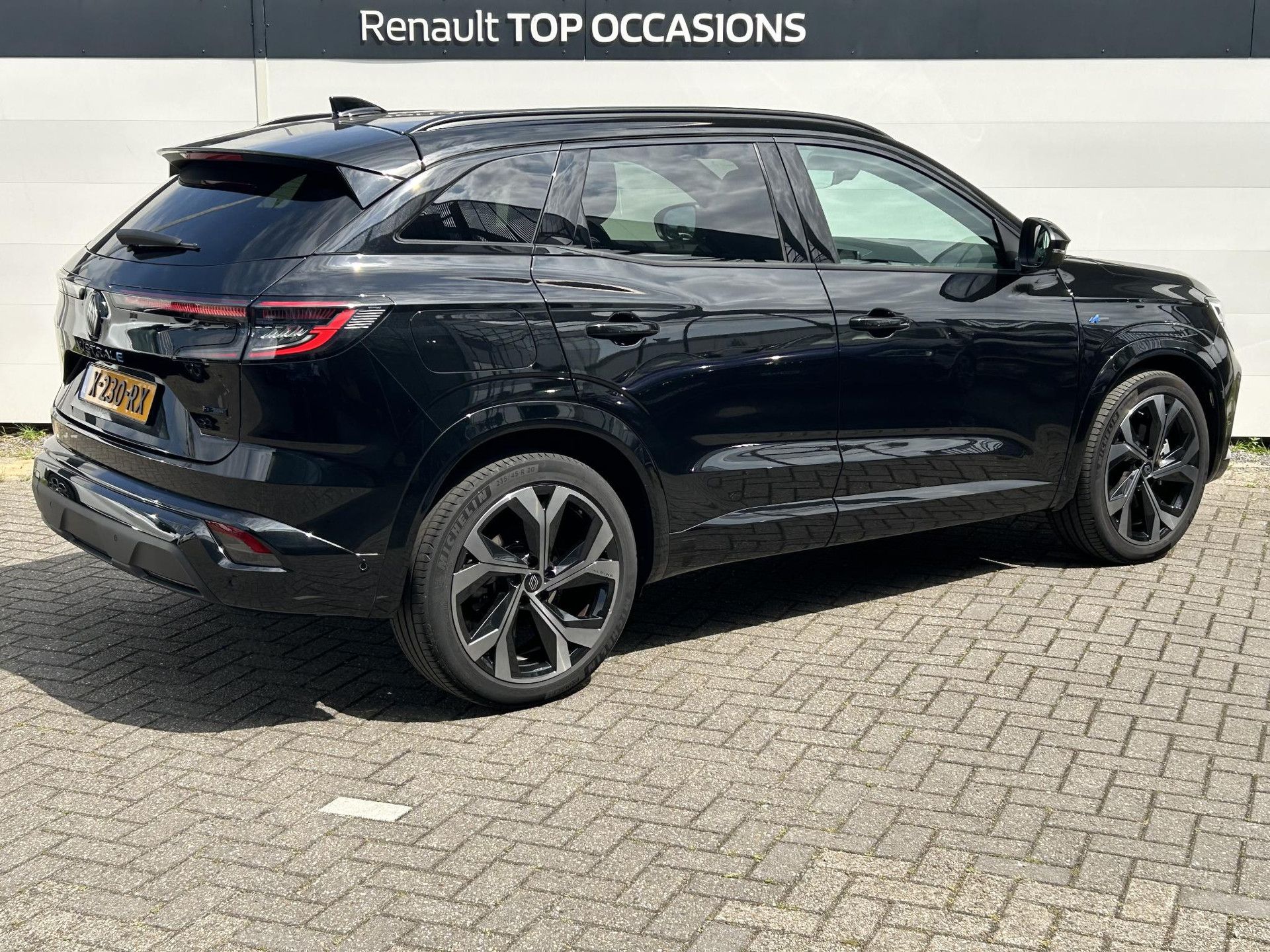 Renault Austral met kenteken X-230-RX – achteraanzicht