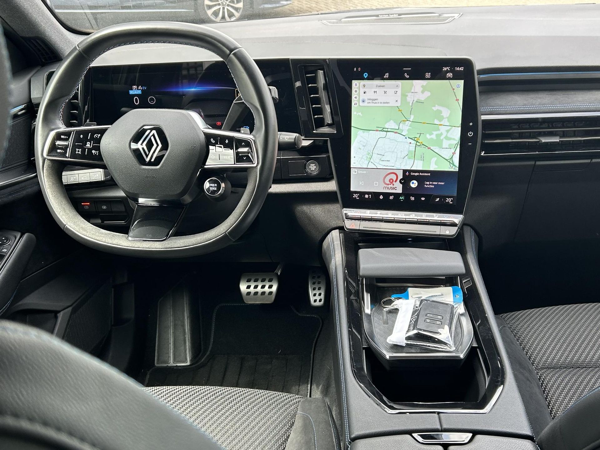 Renault Austral met kenteken X-230-RX – interieur
